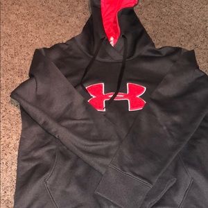 underarmour hoodie!